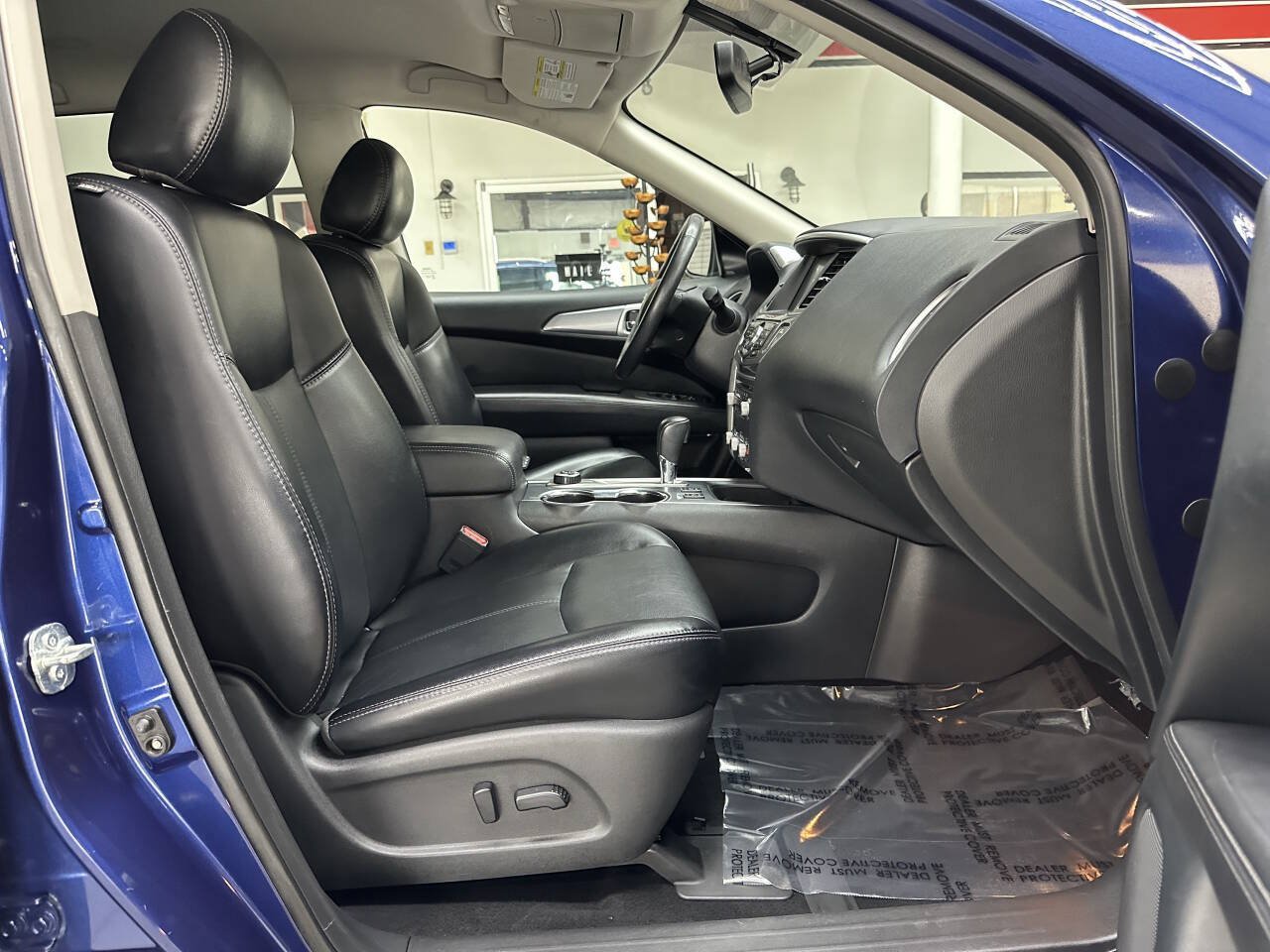 Used 2020 Nissan Pathfinder SL AWD/4WD image 19