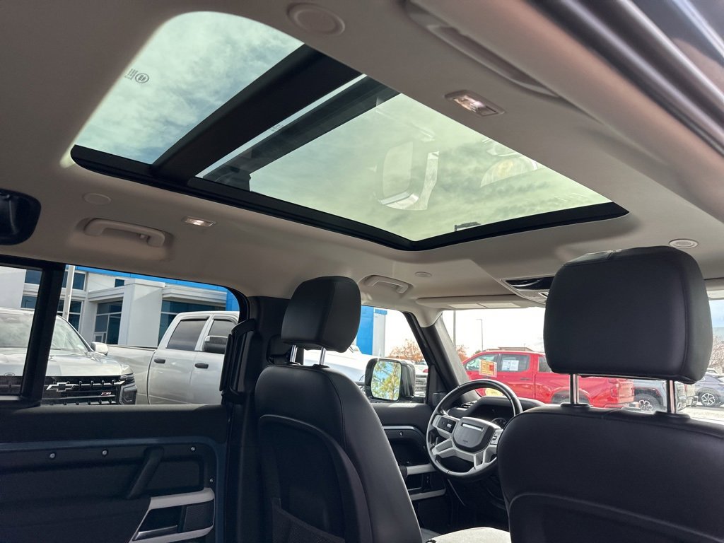 Used 2023 Land Rover Defender 110 S image 31