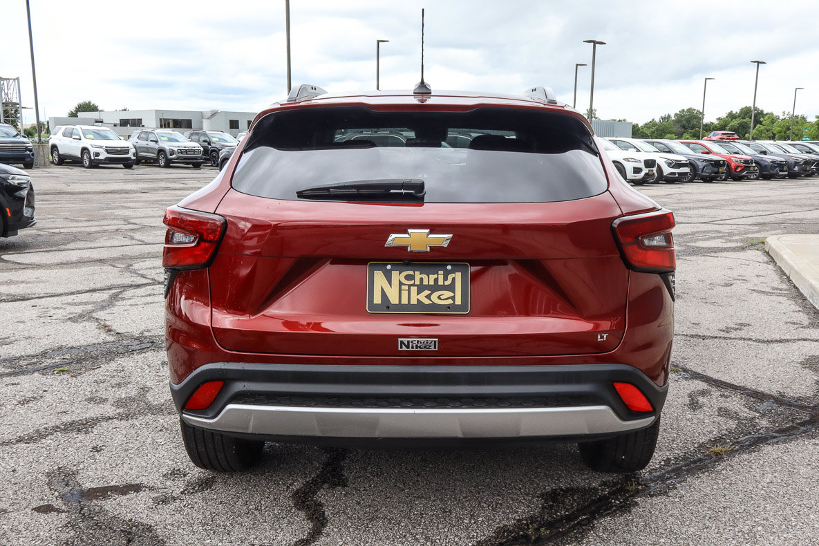 Used 2025 Chevrolet Trax LT w/ LT Convenience Package FWD image 5
