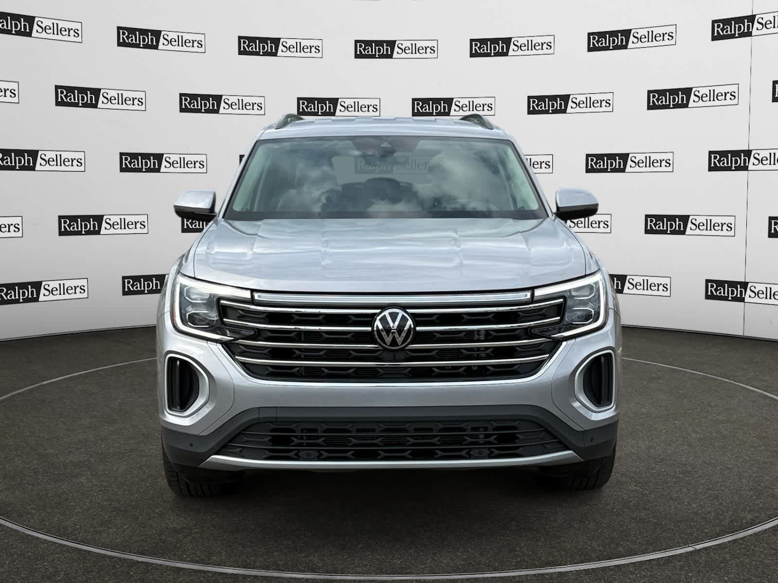 Used 2025 Volkswagen Atlas SE FWD image 8