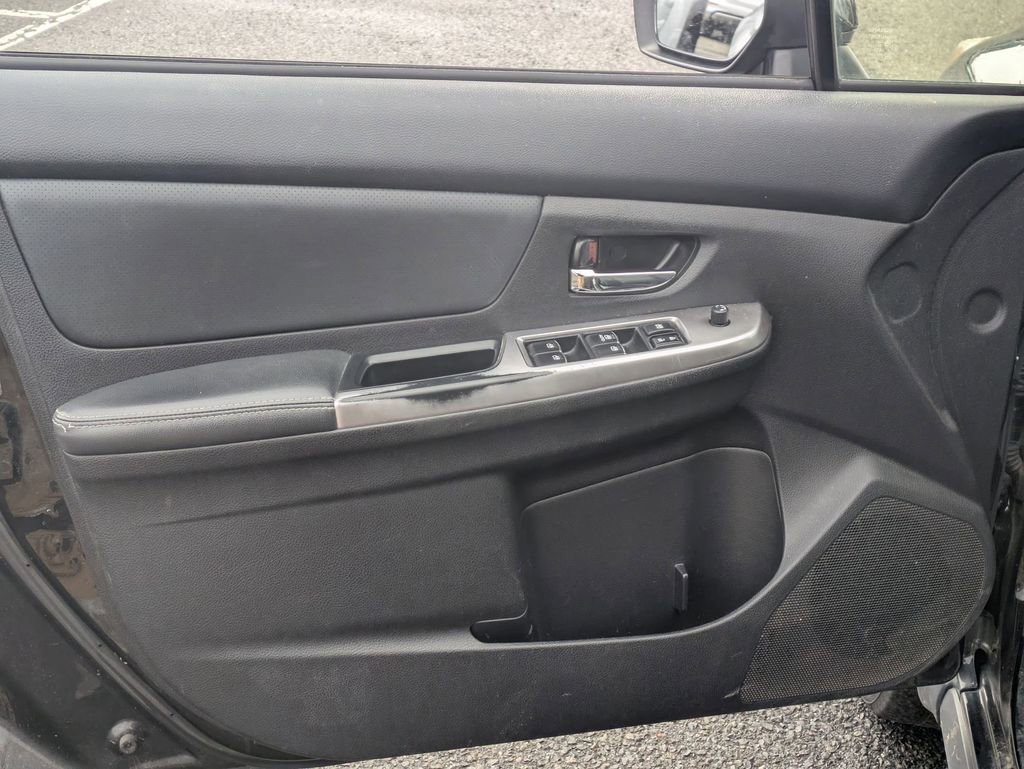 Used 2015 Subaru Crosstrek 2.0i Limited AWD/4WD image 8