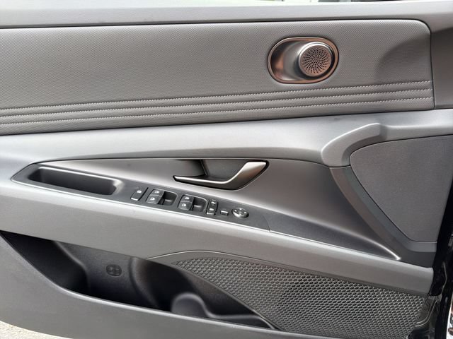 New 2026 Hyundai Elantra SEL Sport FWD image 33