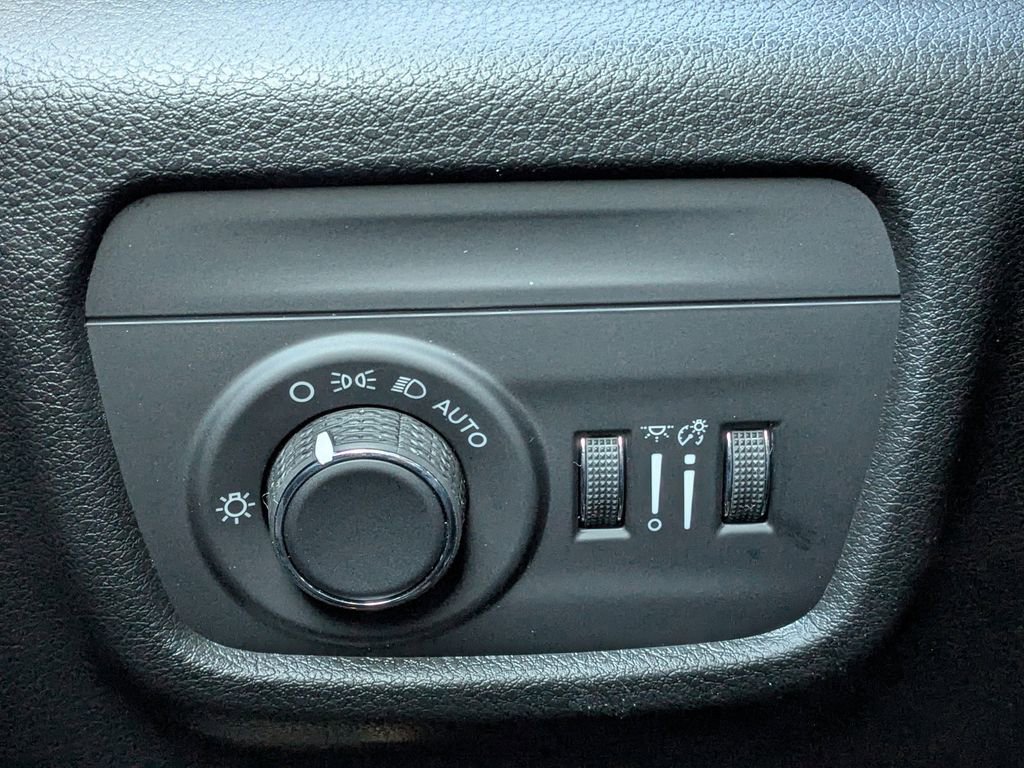 New 2025 Jeep Grand Cherokee Laredo X w/ Trailer Tow Package image 19