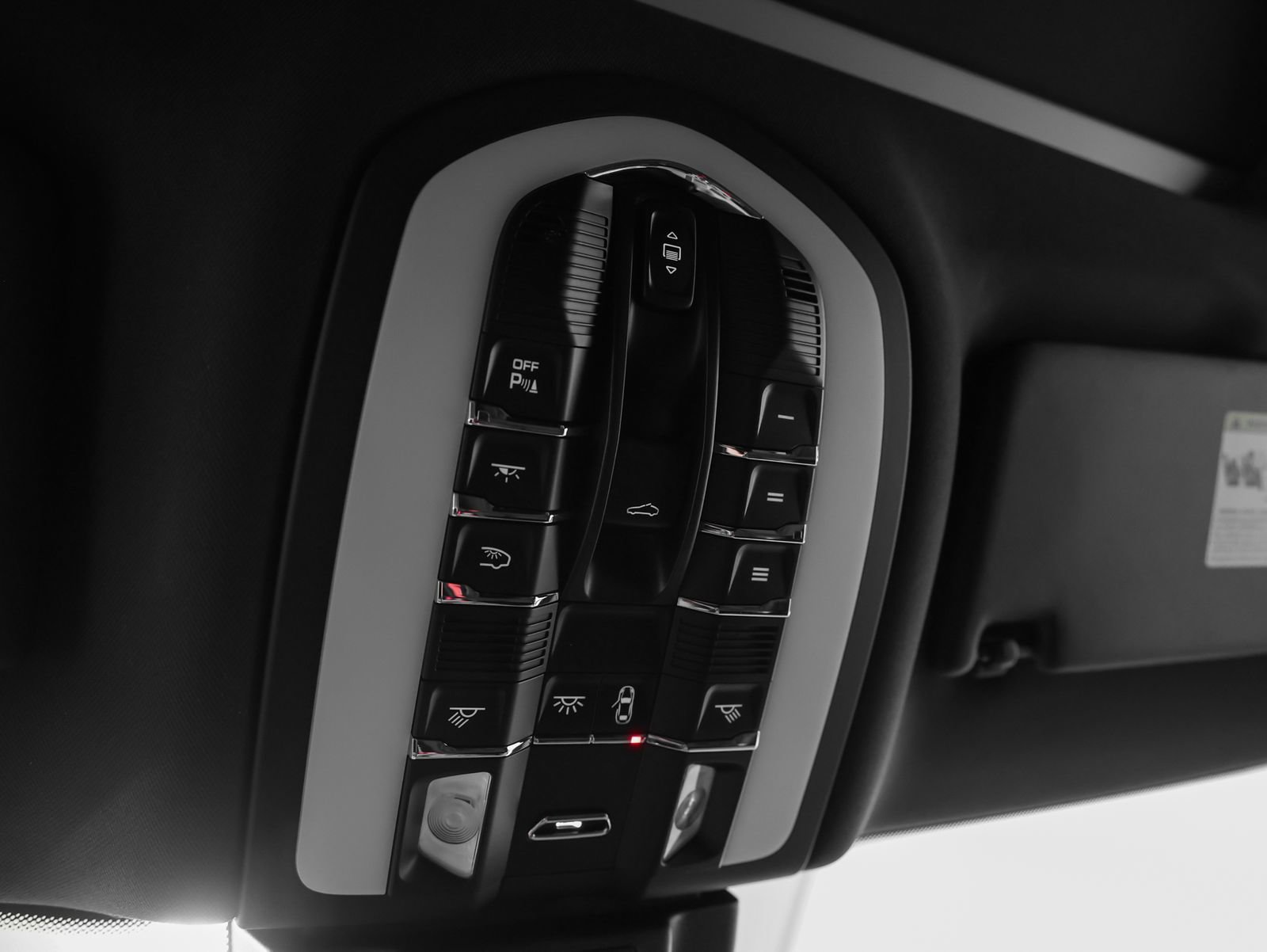 Certified 2026 Porsche Macan image 42