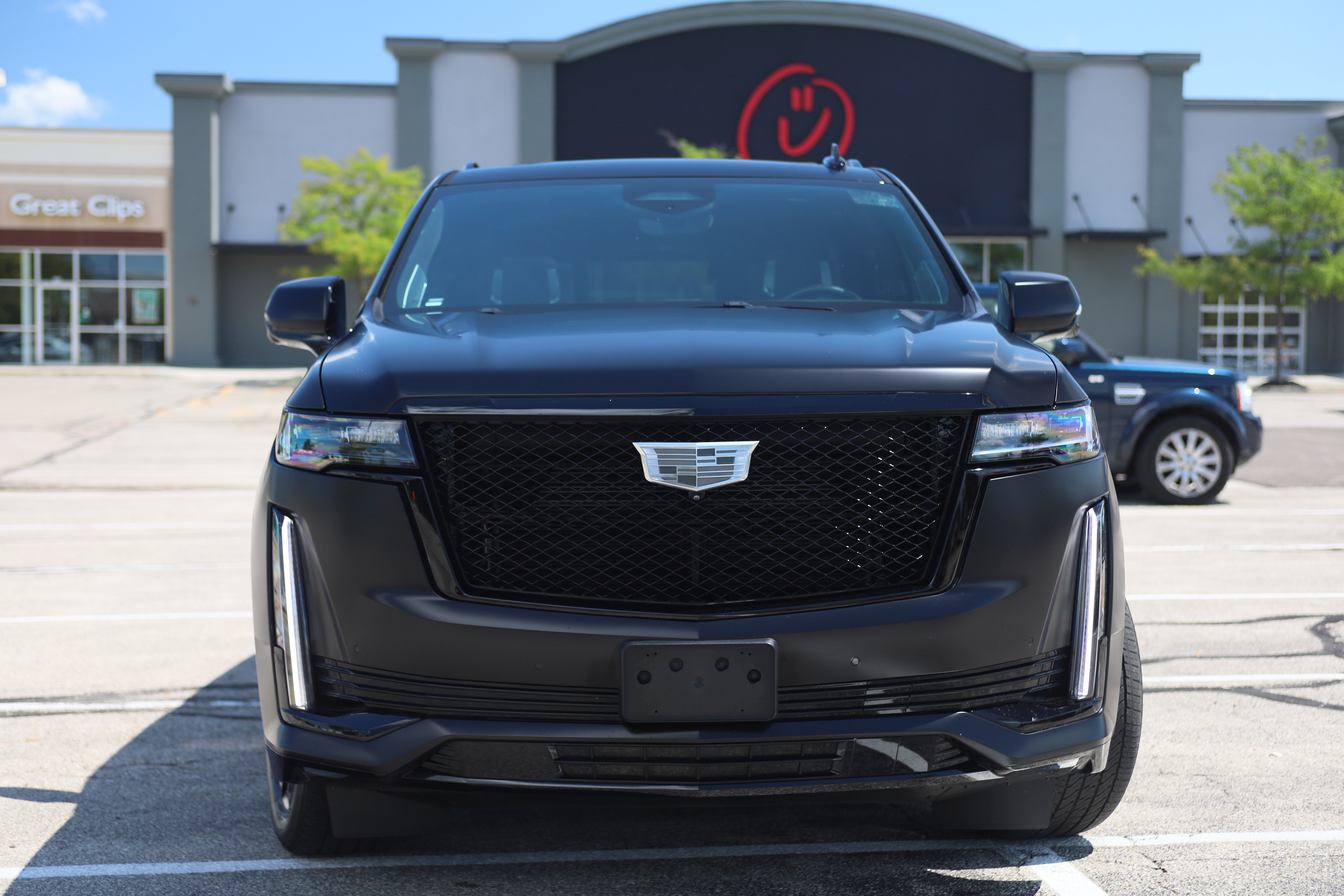 Used 2024 Cadillac Escalade Sport Platinum w/ LPO, ONYX Package AWD/4WD image 2