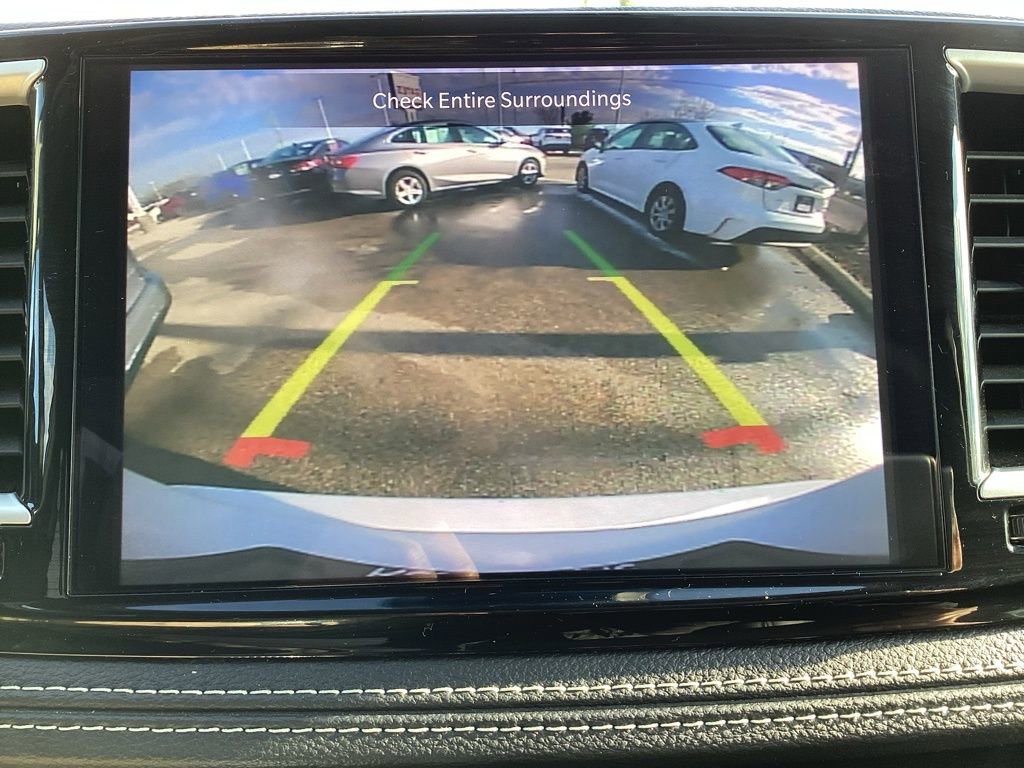 Used 2024 Chrysler Pacifica Select image 24