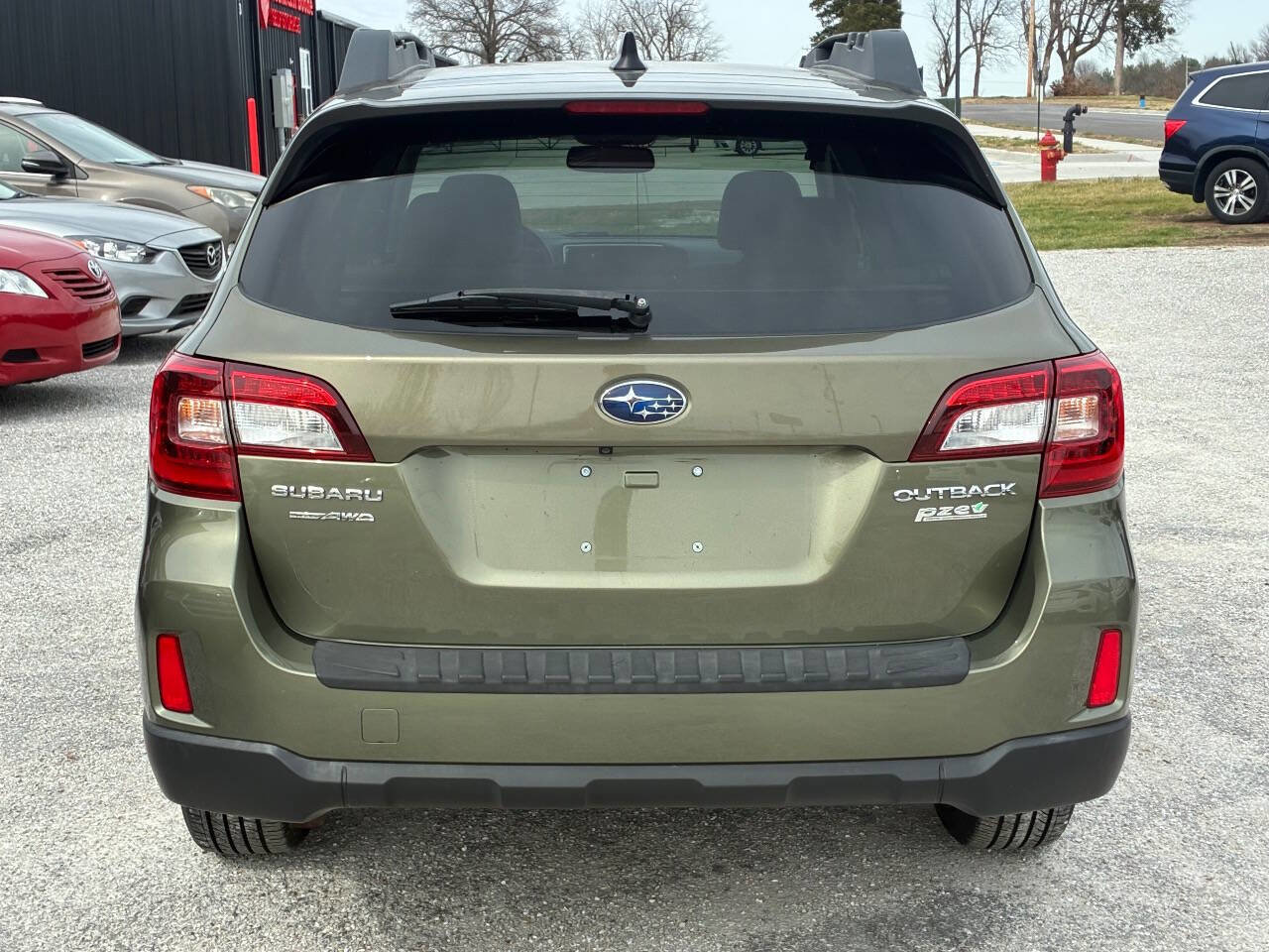 Used 2016 Subaru Outback 2.5i Premium image 11
