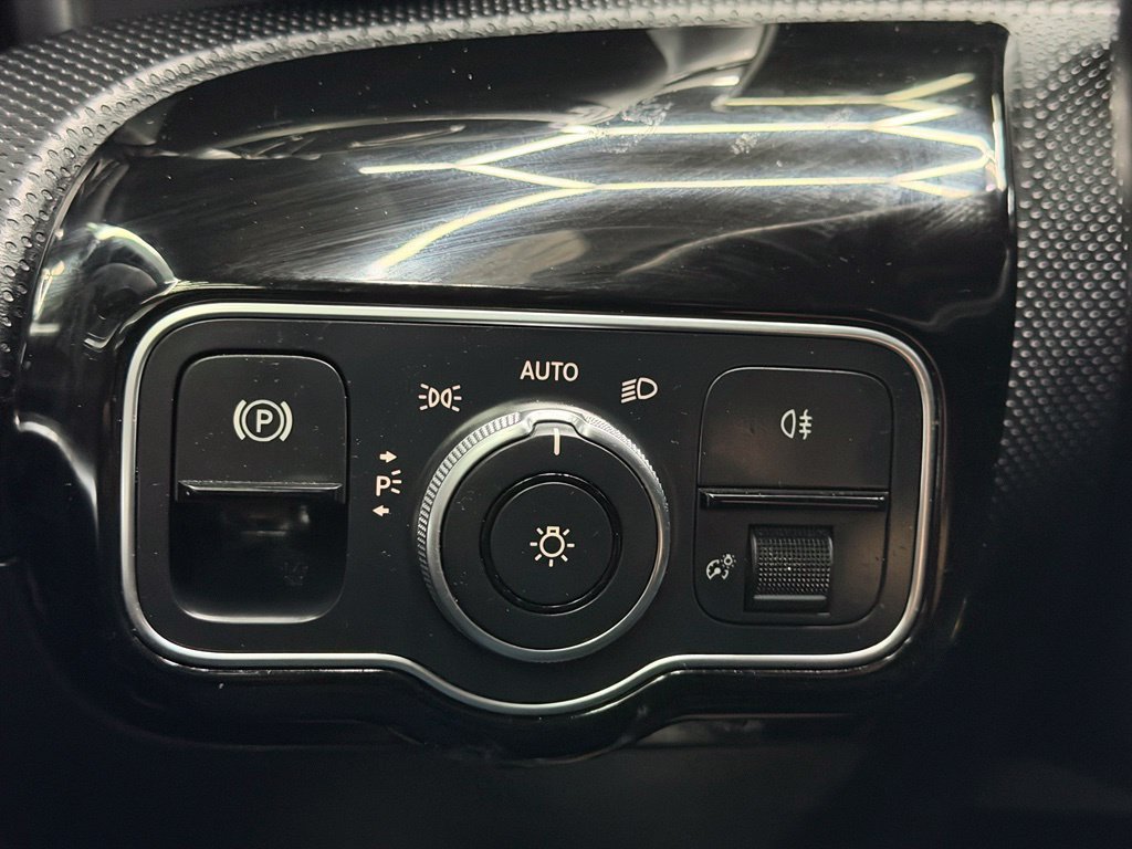 Used 2020 Mercedes-Benz CLA 250 image 30