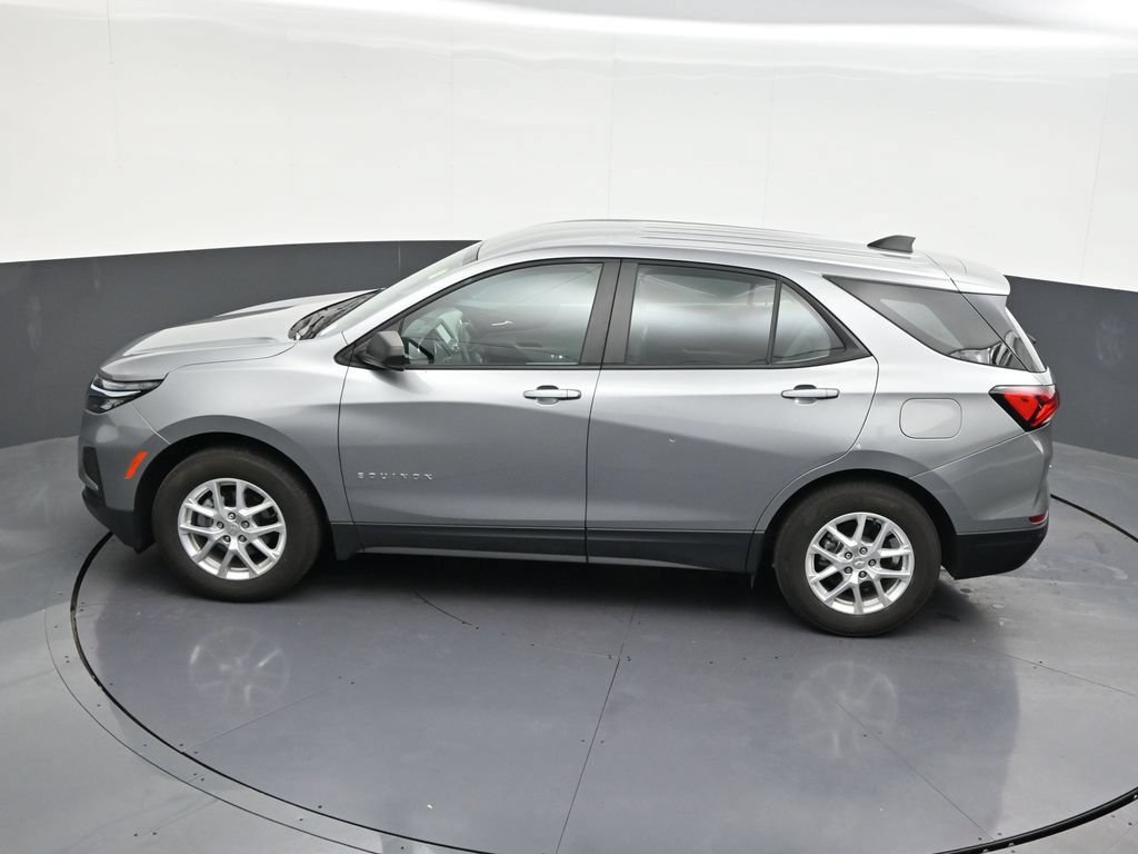 Used 2024 Chevrolet Equinox LS w/ Driver Confidence II Package FWD image 16