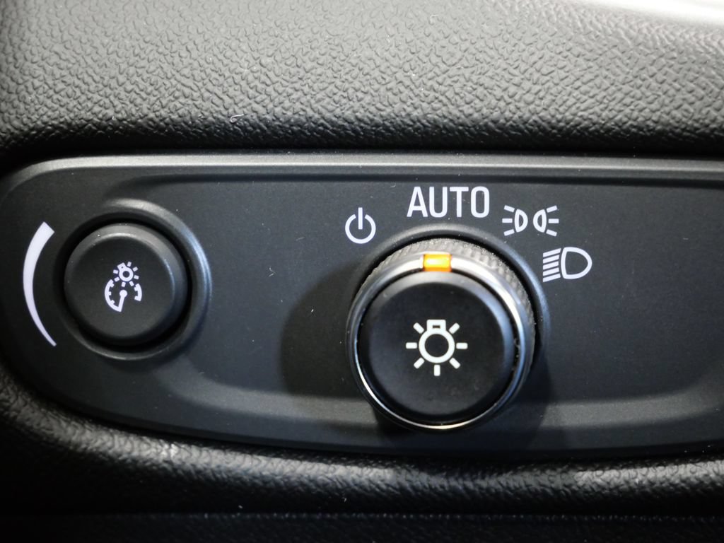Used 2025 Chevrolet Malibu LT FWD image 14