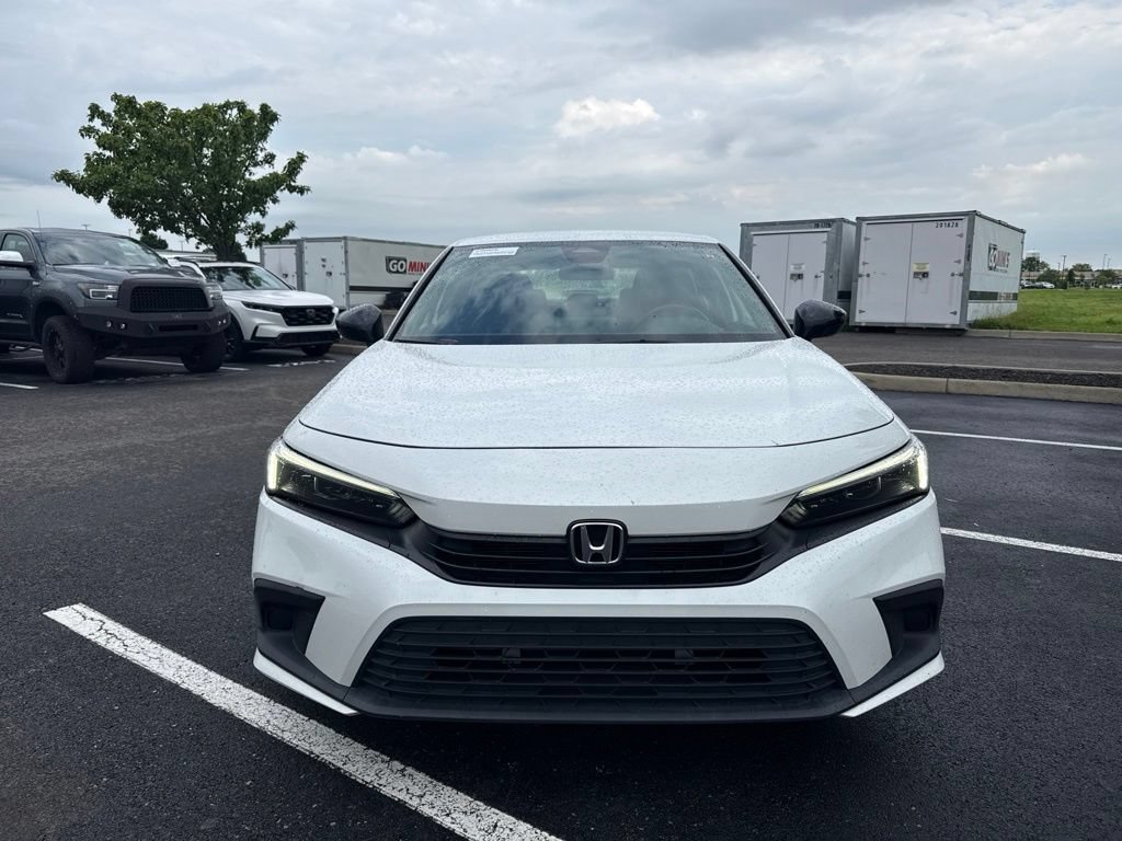 Used 2023 Honda Civic Sport image 2