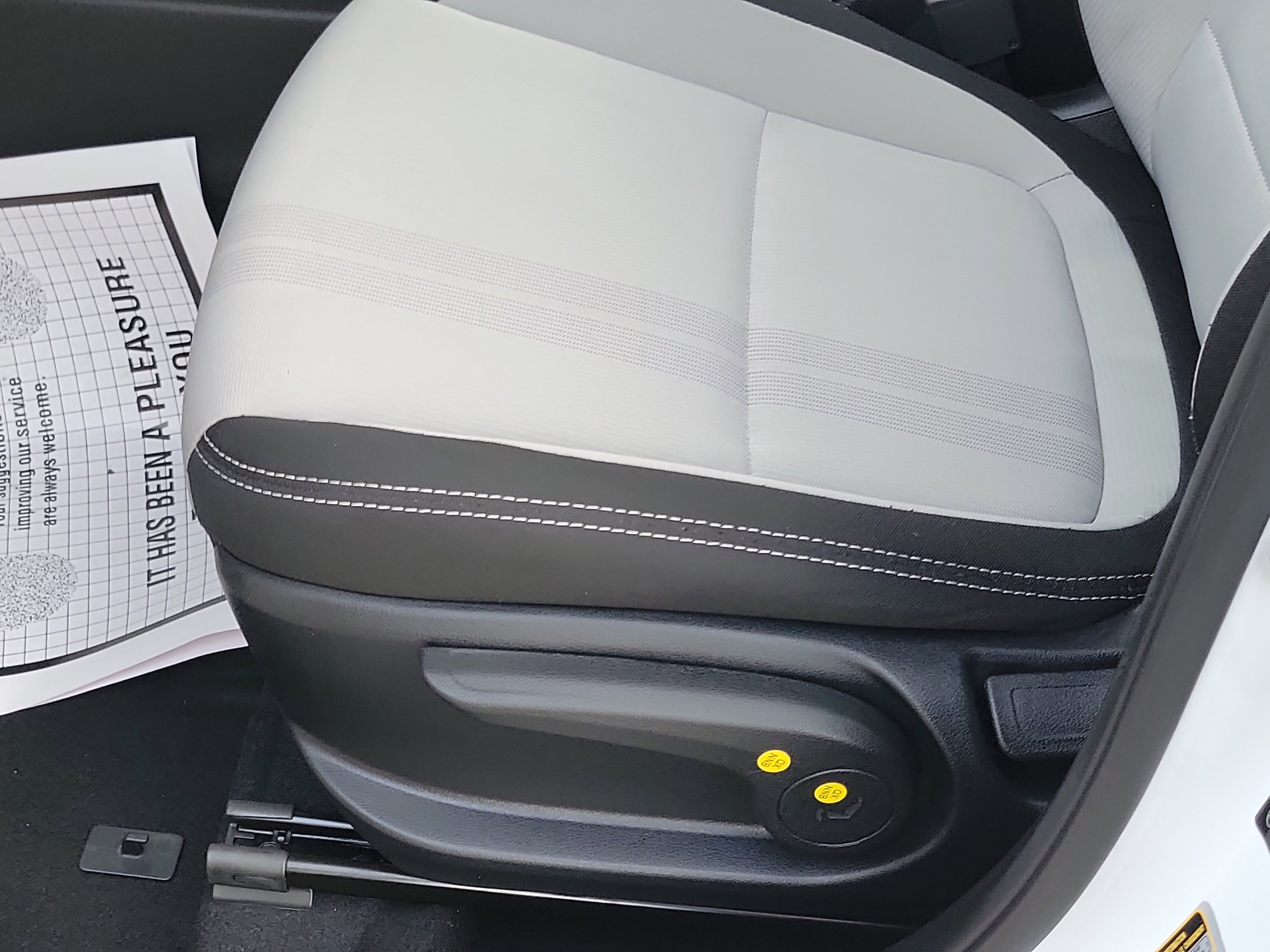 Certified 2025 Hyundai Venue SEL image 18