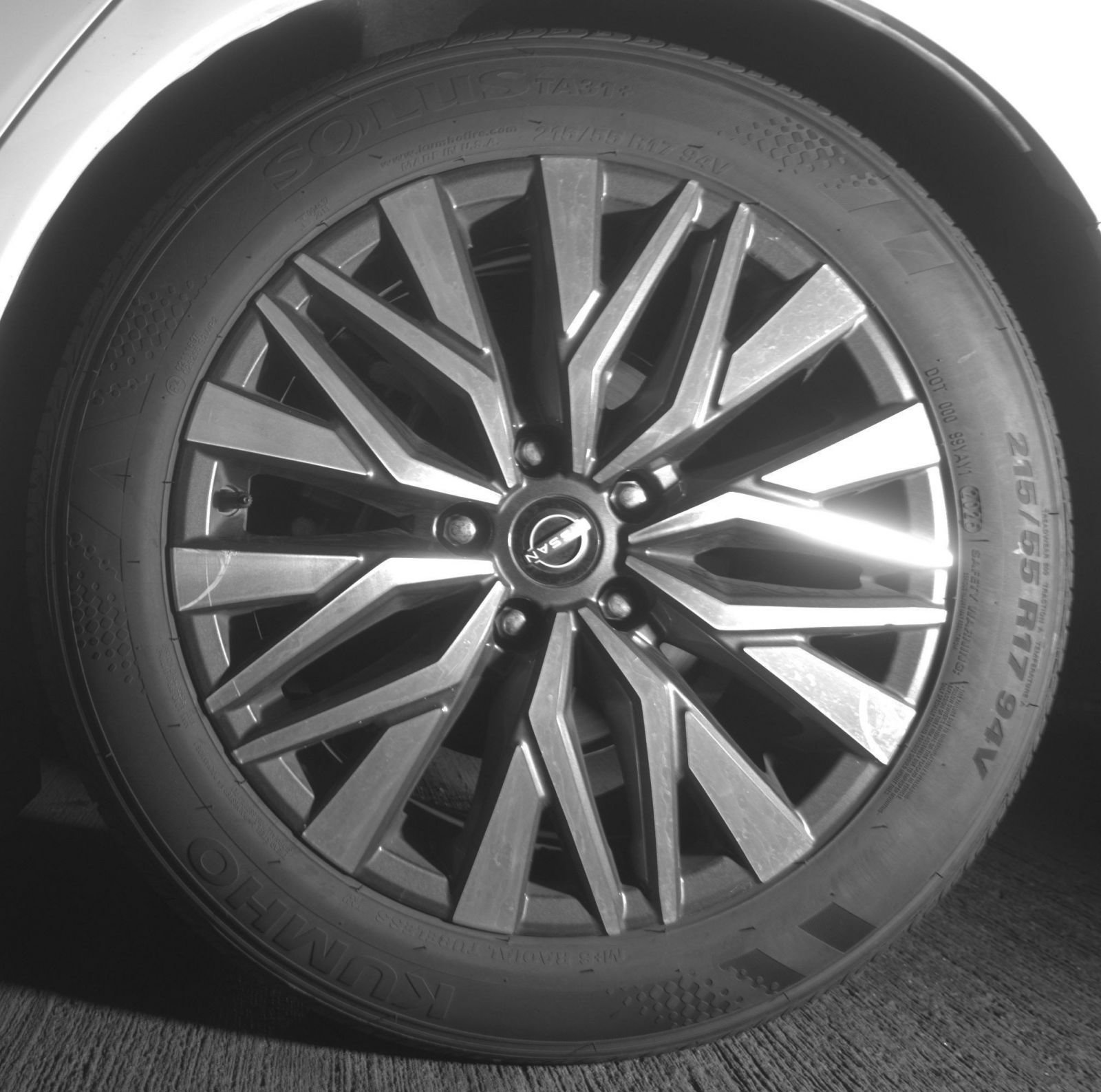 Used 2025 Nissan Altima 2.5 SV FWD image 13