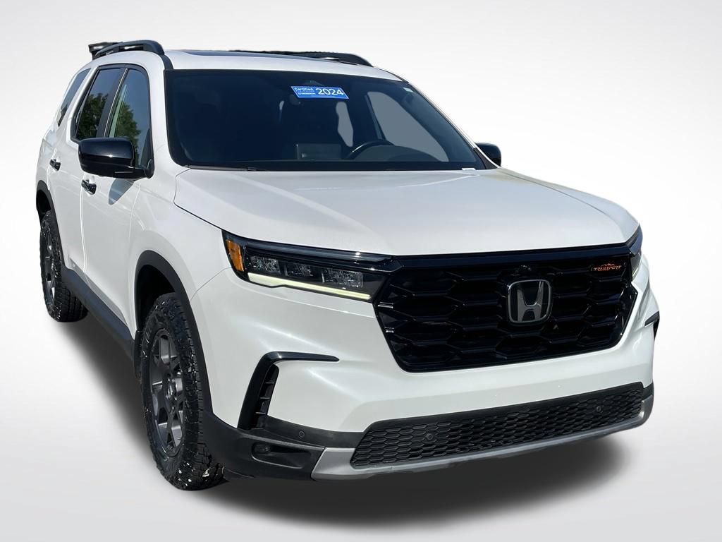 Certified 2024 Honda Pilot TrailSport image 8