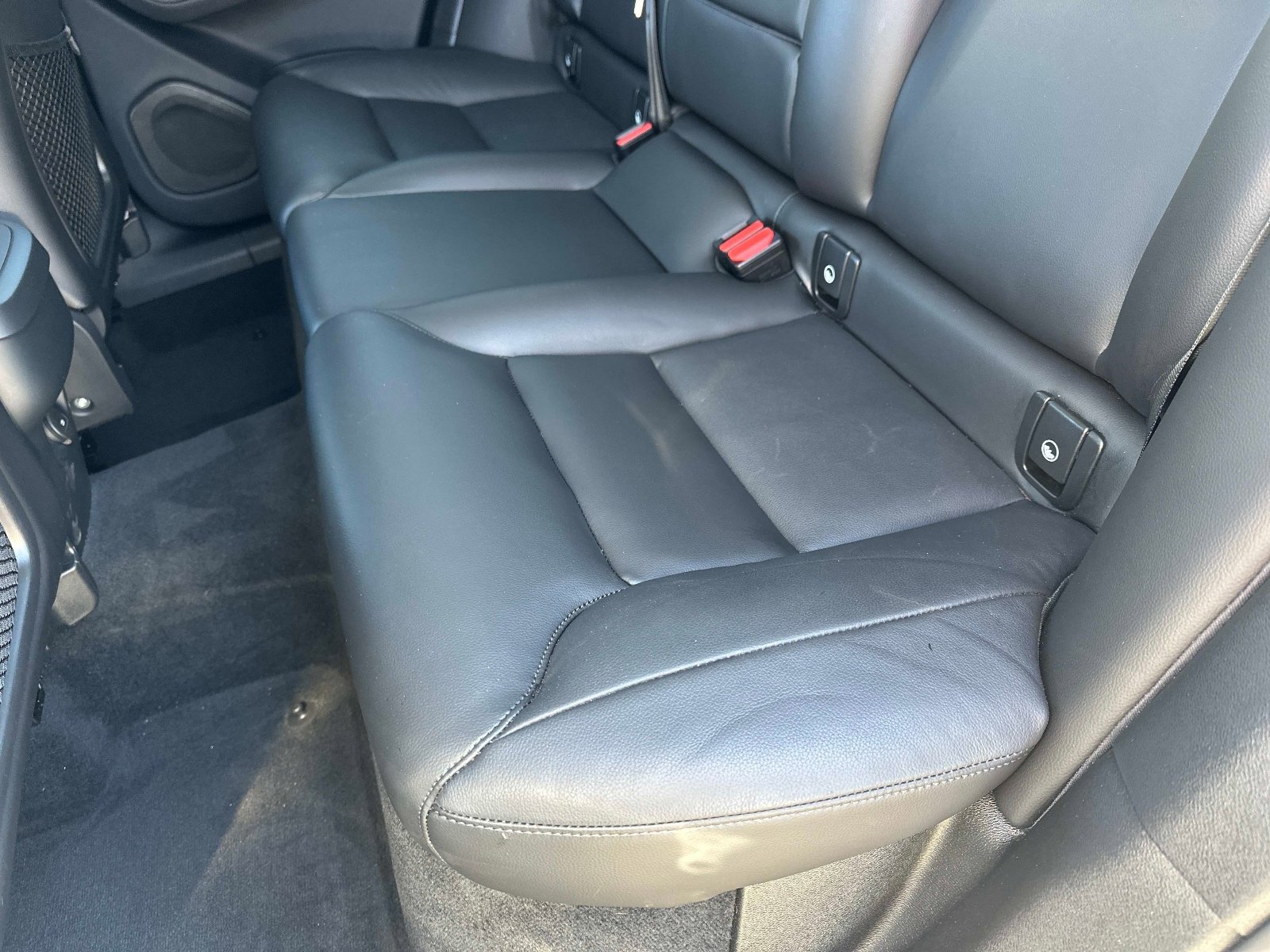 Certified 2025 Volvo XC60 B5 Core image 13