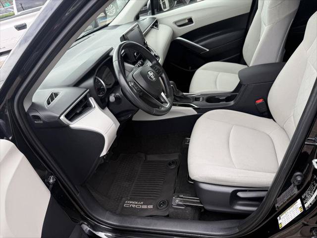 Certified 2022 Toyota Corolla Cross LE AWD/4WD image 13