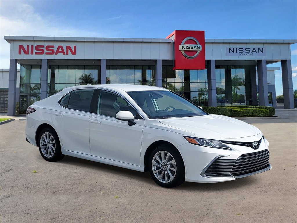 Used 2023 Toyota Camry LE image 2