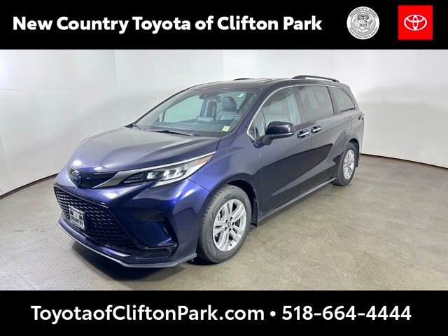 Used 2023 Toyota Sienna XSE w/ XSE Plus Package AWD/4WD image 7
