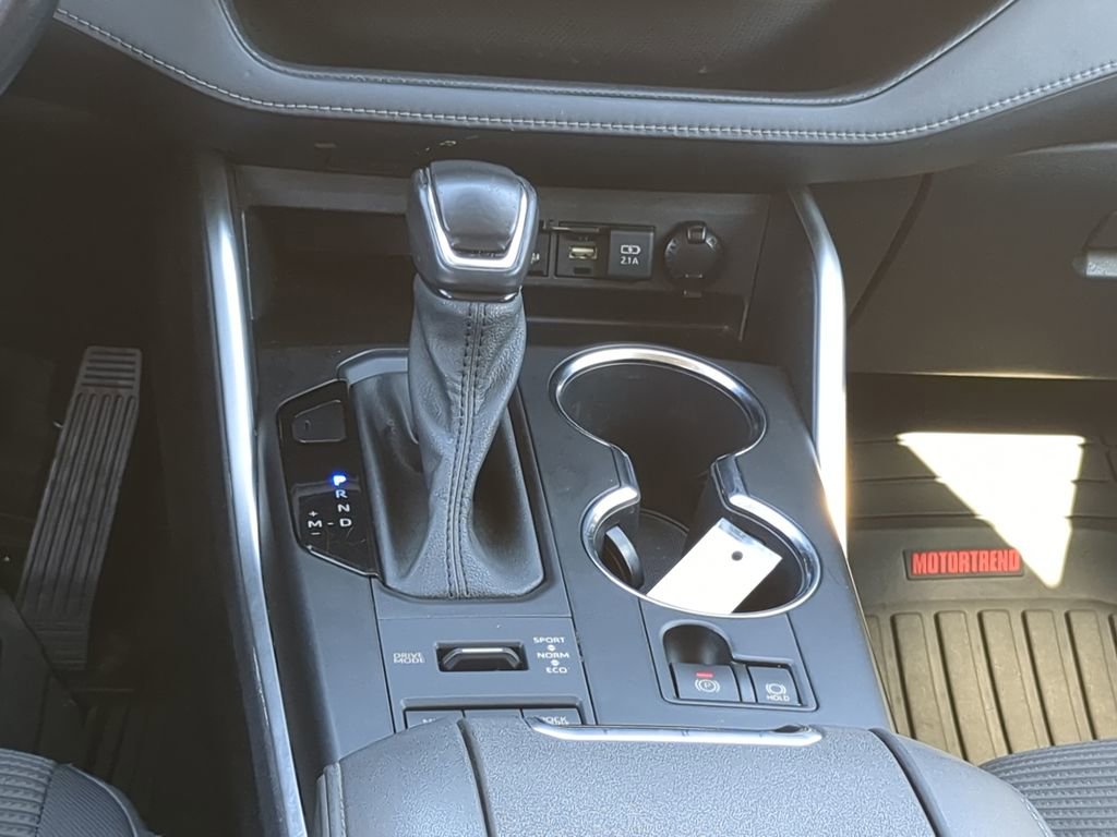 Used 2021 Toyota Highlander LE image 25