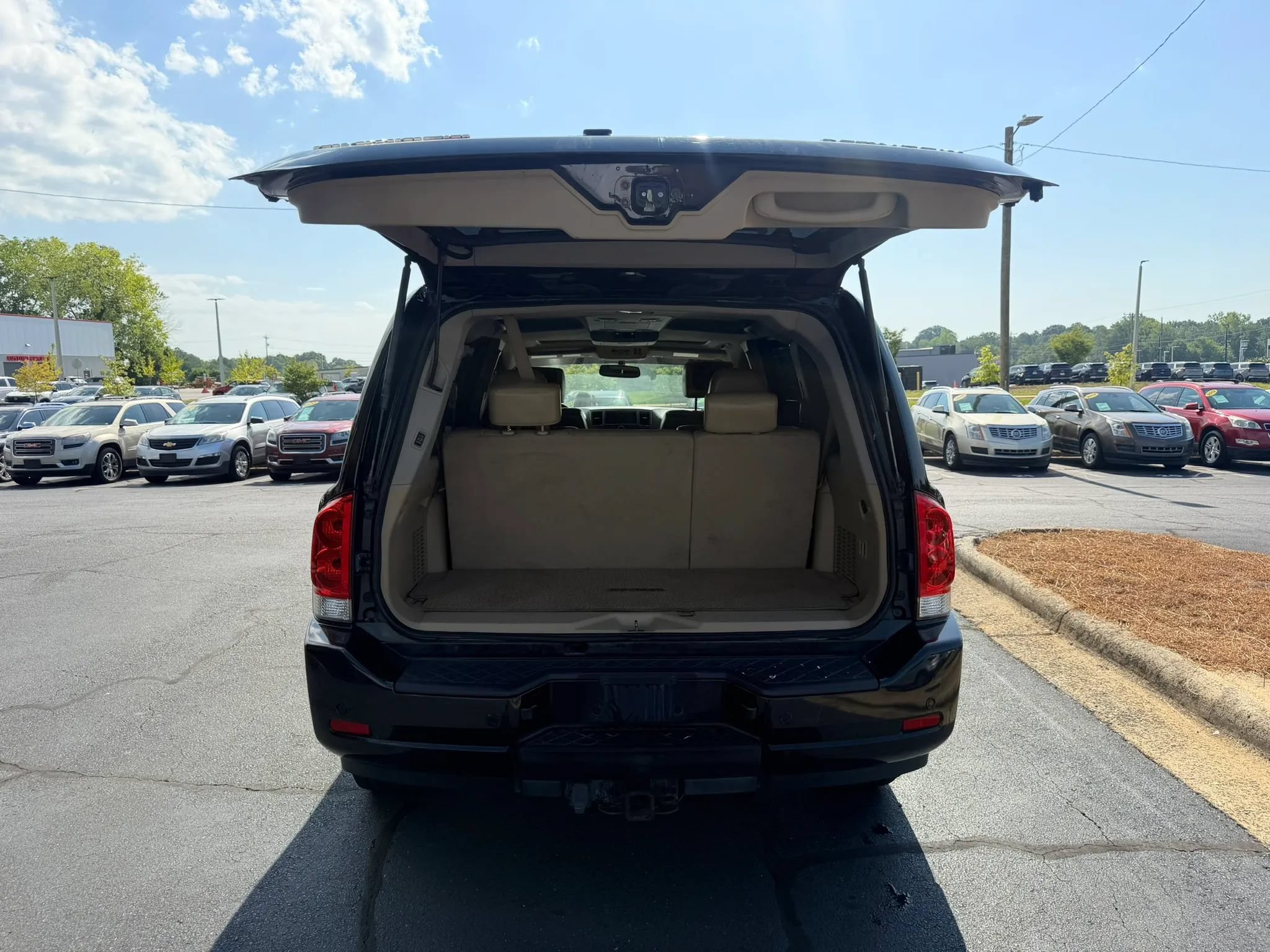 Used 2015 Nissan Armada Platinum w/ 2nd Row Captain Seat Package AWD/4WD image 24