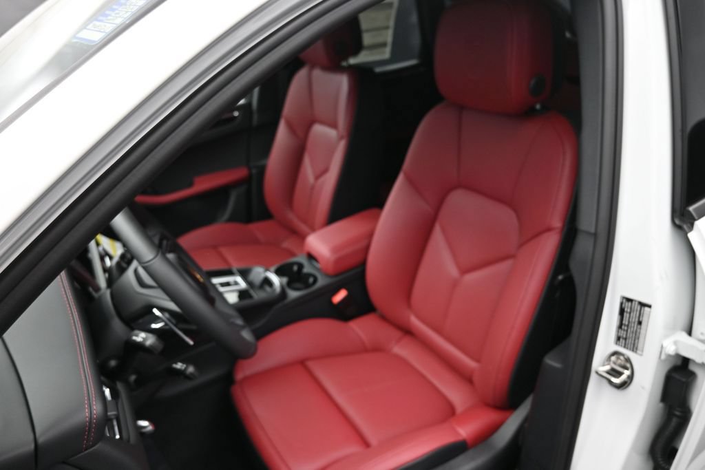 New 2026 Porsche Macan AWD/4WD image 5