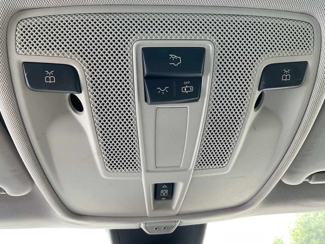 Used 2018 INFINITI QX30 image 21