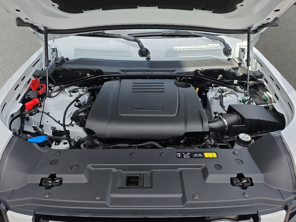 New 2026 Land Rover Defender 110 S AWD/4WD image 31