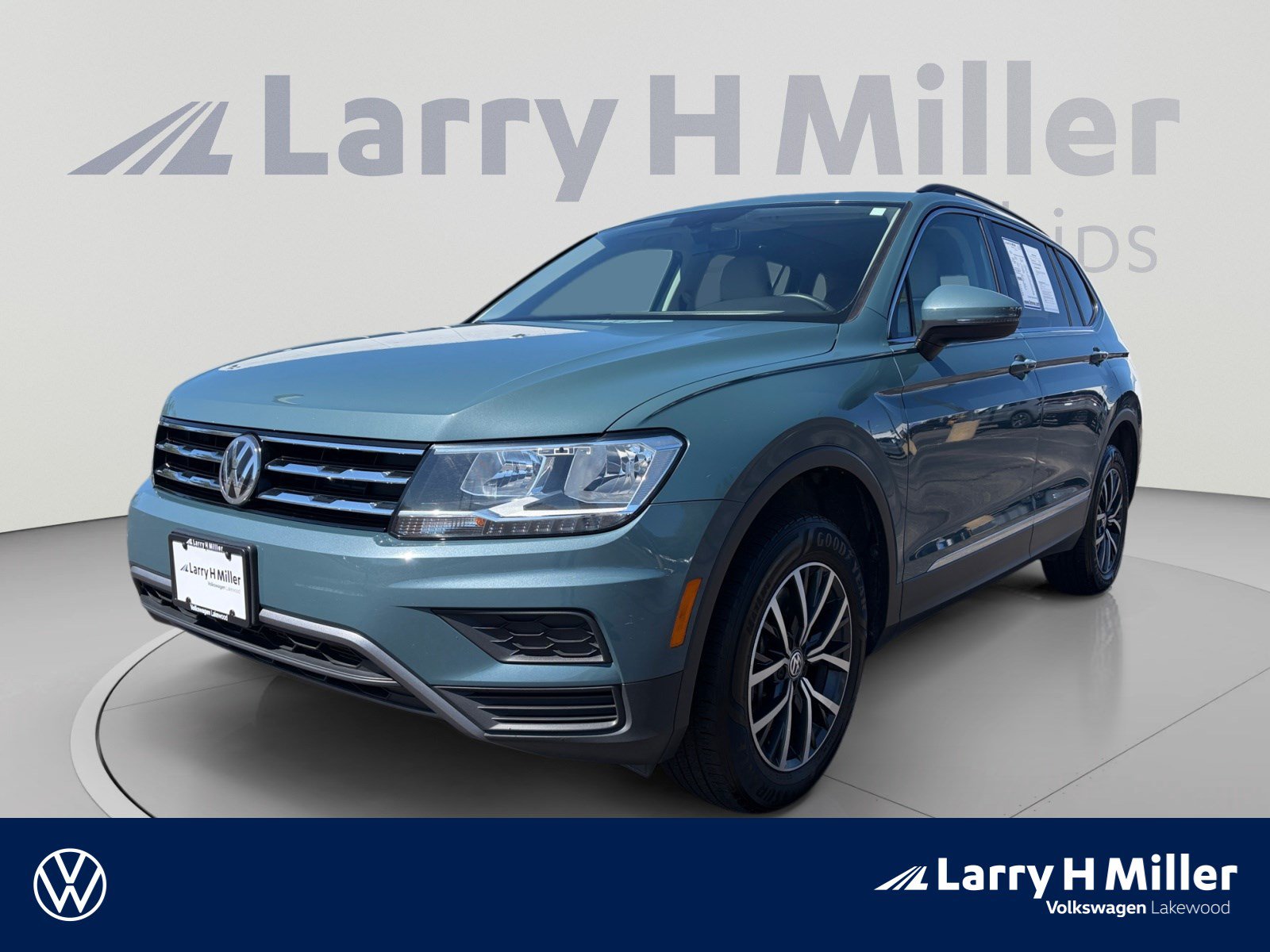 Used 2020 Volkswagen Tiguan SE w/ Panoramic Sunroof Package
