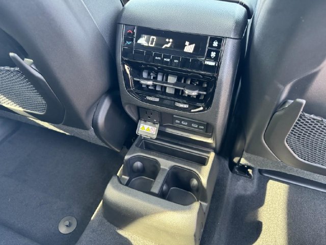 New 2027 Jeep Grand Cherokee L Limited w/ Limited Altitude Package AWD/4WD image 13