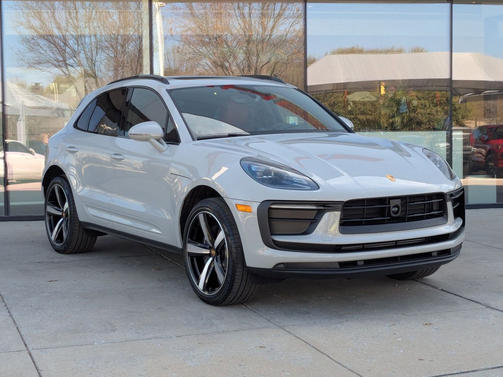 New 2026 Porsche Macan image 7