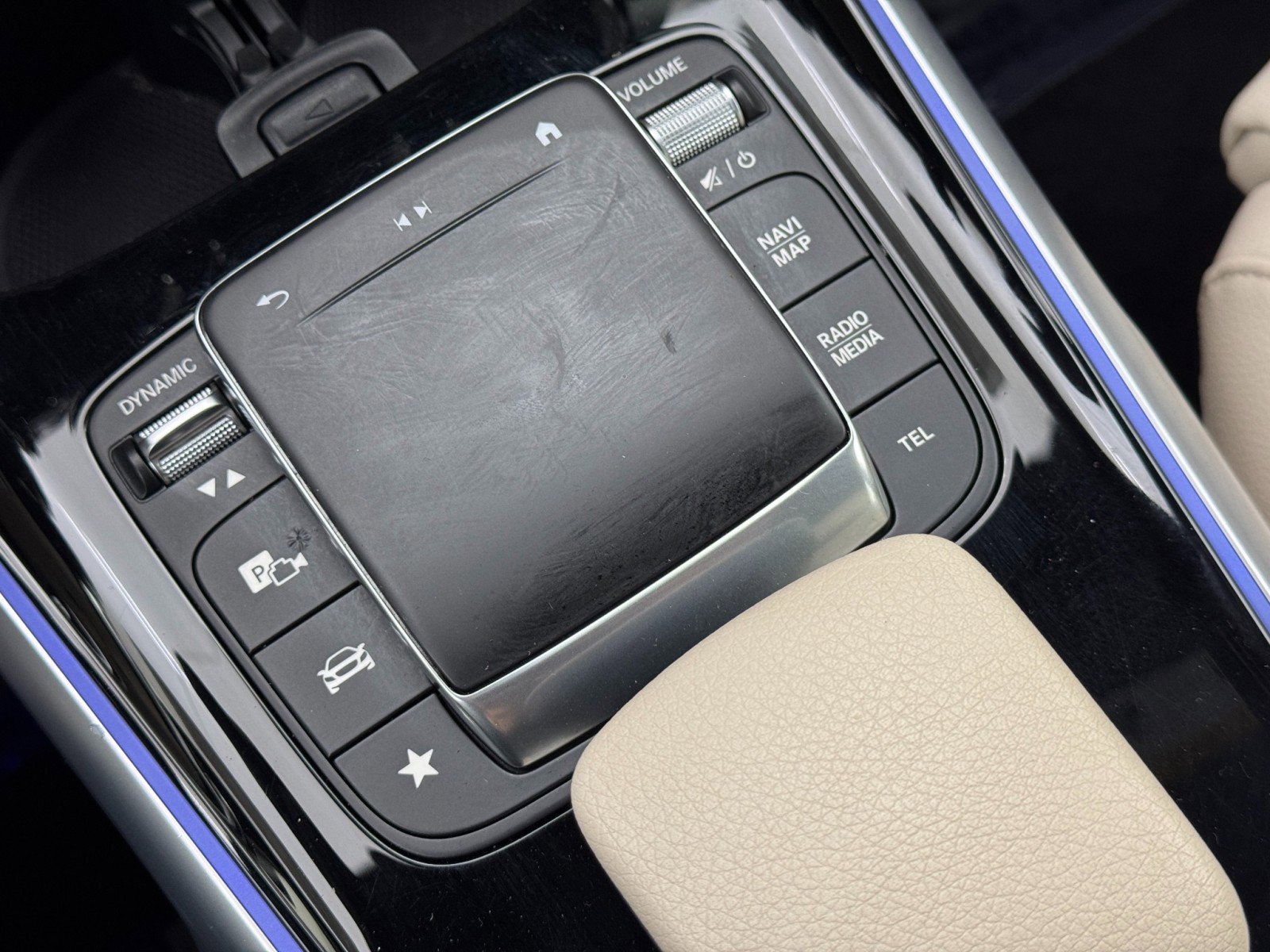 Used 2023 Mercedes-Benz EQB 250+ EQB 250+ w/ Exclusive Package image 32