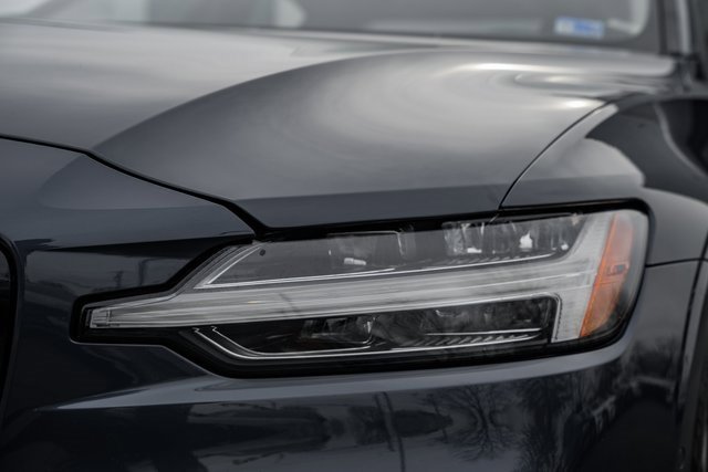 Used 2024 Volvo S60 B5 Plus image 12