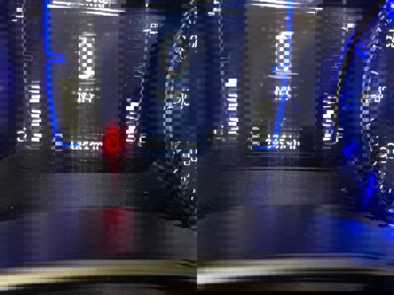 Used 2018 Chrysler Pacifica Touring-L image 9