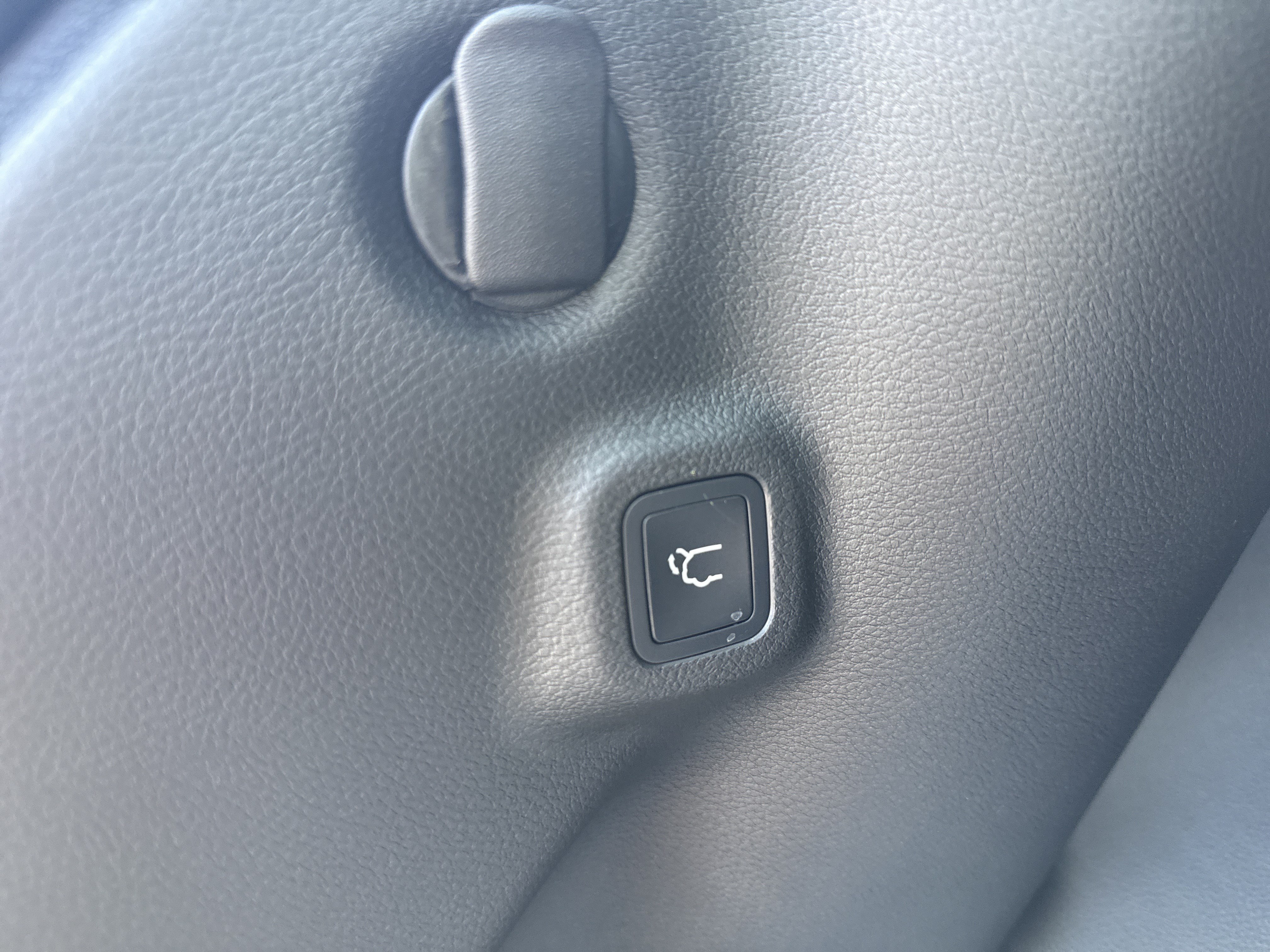 New 2026 Jeep Compass Latitude AWD/4WD image 18