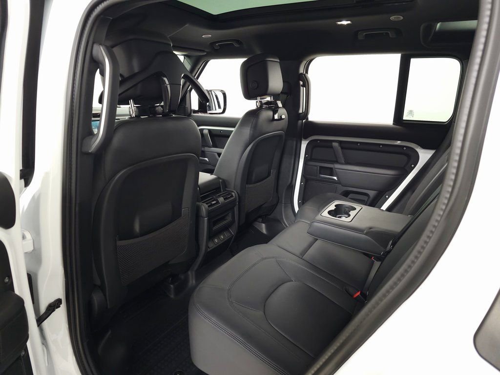 Used 2025 Land Rover Defender 110 S image 37