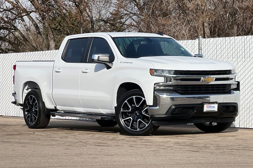 Used 2021 Chevrolet Silverado 1500 LT image 2