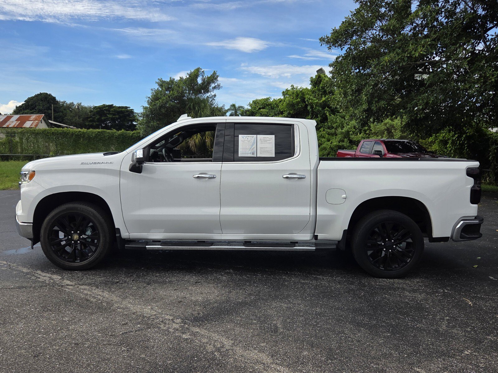 Used 2022 Chevrolet Silverado 1500 LTZ w/ LTZ Premium Package AWD/4WD image 2