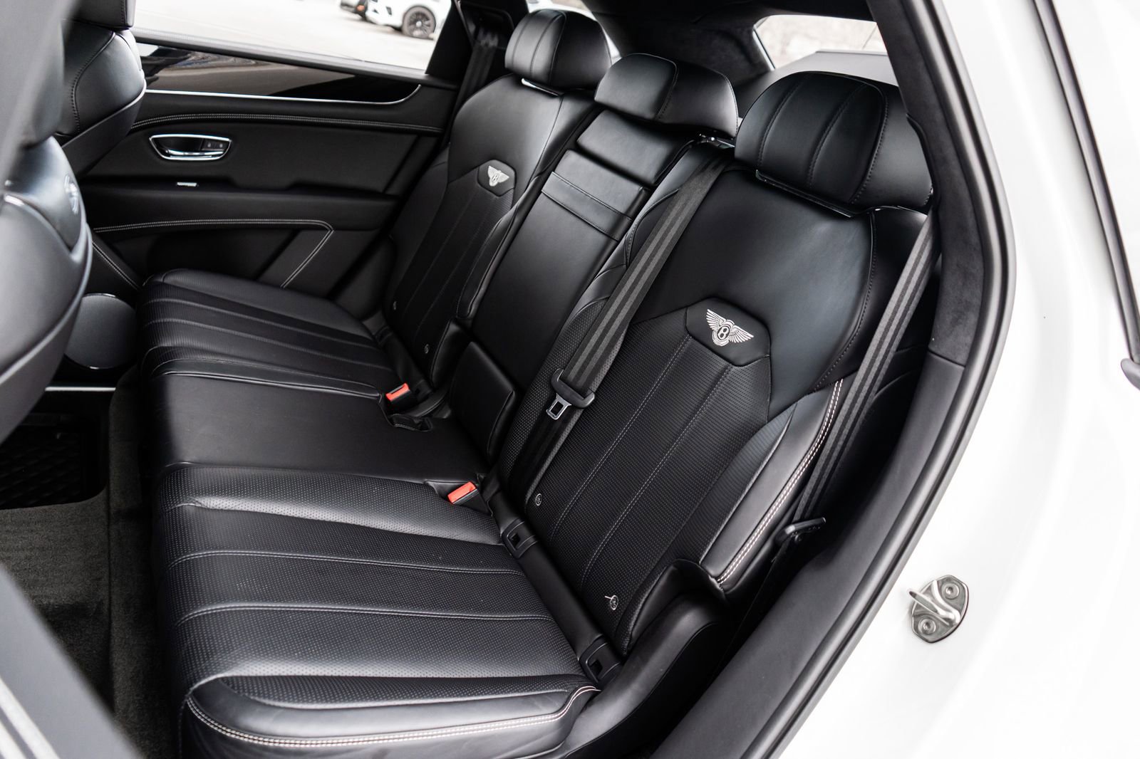 Used 2022 Bentley Bentayga image 36