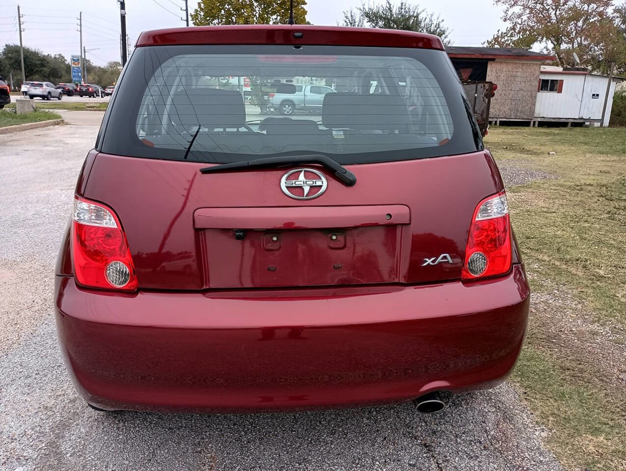 Used 2006 Scion xA Base 4dr Hatchback w/Automatic image 4