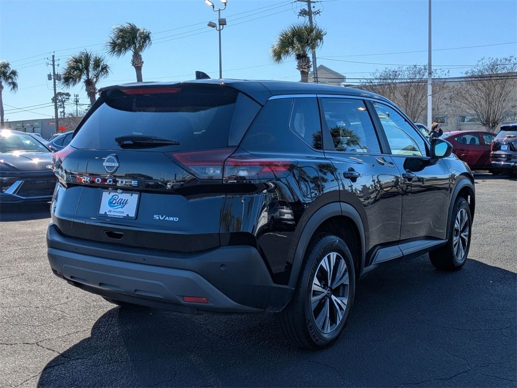 Used 2023 Nissan Rogue SV image 5