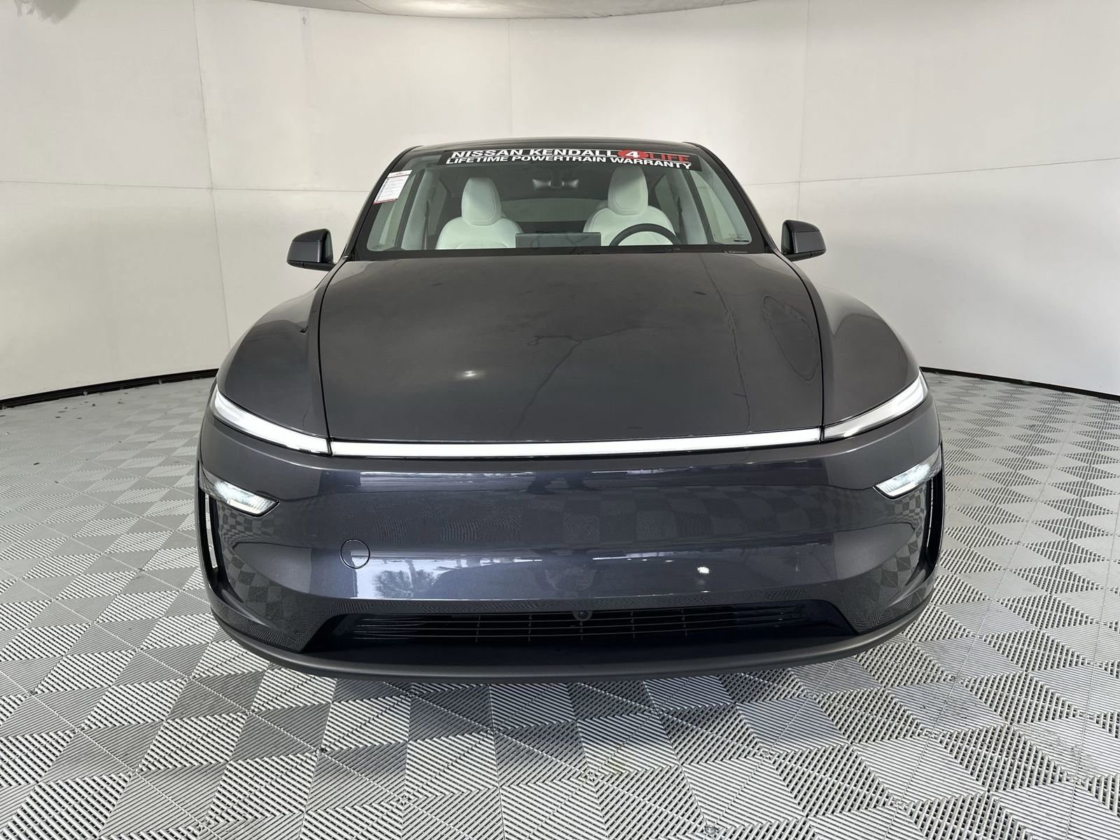 Used 2026 Tesla Model Y 2WD image 3