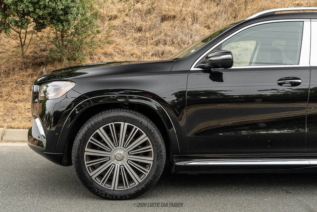 Used 2023 Mercedes-Benz Maybach GLS 600 4MATIC image 4
