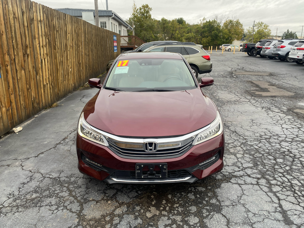 Used 2017 Honda Accord Touring image 2