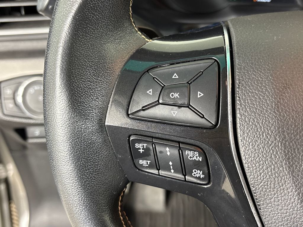 Used 2017 Ford Explorer Platinum image 19