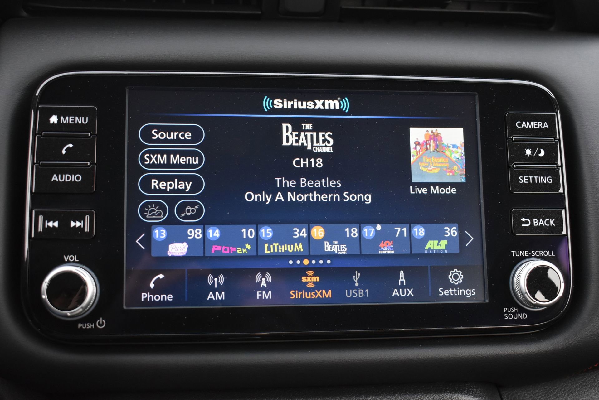 Used 2023 Nissan Kicks SR w/ SR Premium Package image 26