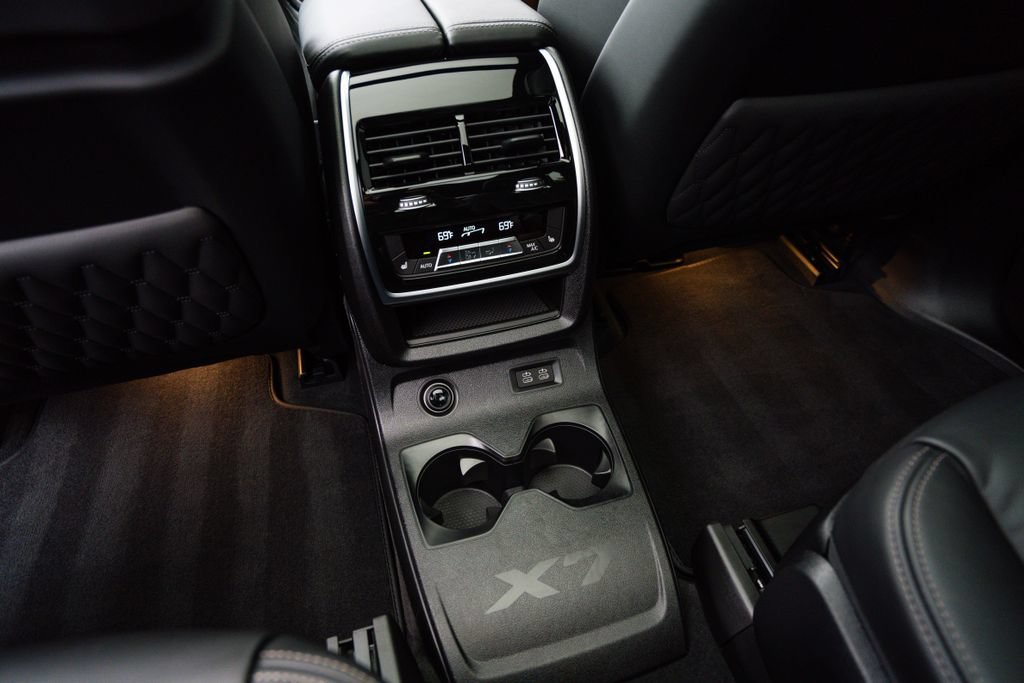 Used 2026 BMW ALPINA XB7 AWD/4WD image 21