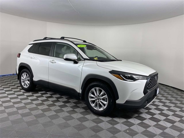 Used 2023 Toyota Corolla Cross LE w/ Moonroof Package