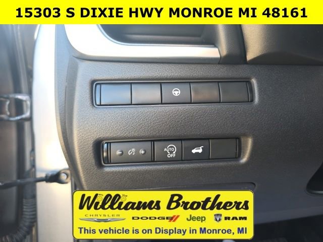 Used 2024 Nissan Rogue SV image 13