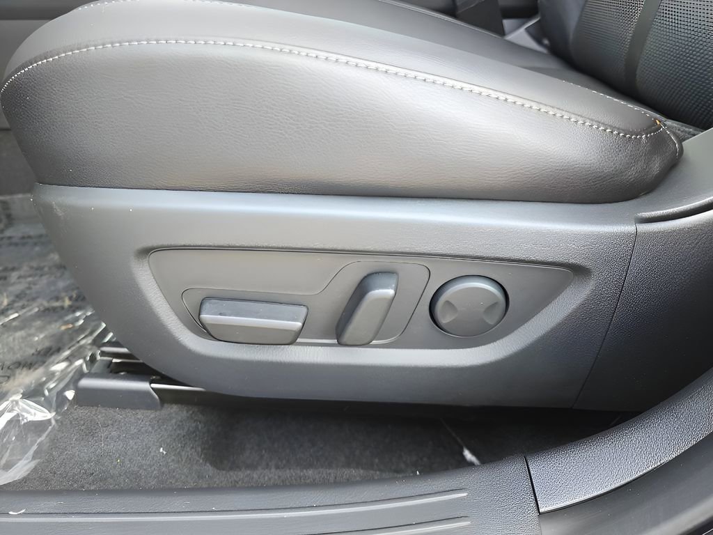 Used 2026 MAZDA CX-50 AWD 2.5 Hybrid w/ Weather Package image 16