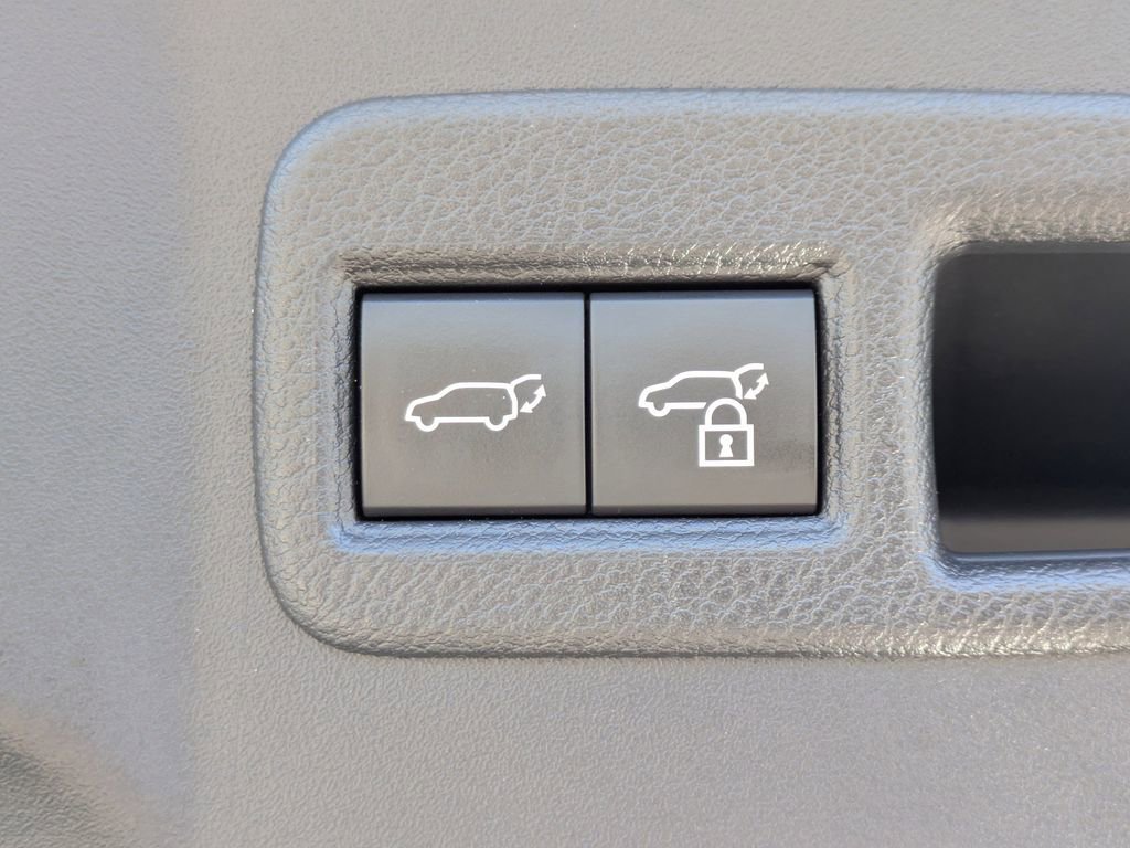 Certified 2023 Subaru Solterra Limited image 13